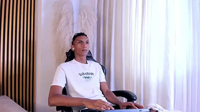 JulienSaint online show from 04-23-26, 11:53