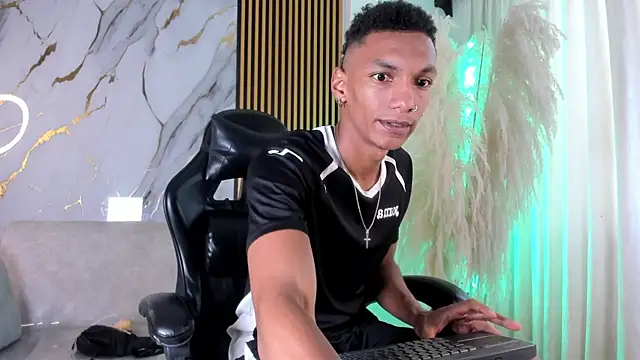 JulienSaint online show from 07-19-26, 01:37