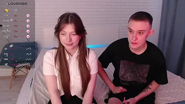 Snapshot of Blushing_couple chatting on 09-14-25, 10:47 Blushing couple online show from 09-14-25, 10:47