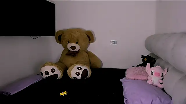 Snapshot of fhalon_foxxxys_ chatting on 07-05-26, 07:59 fhalon foxxxys online show from 07-05-26, 07:59