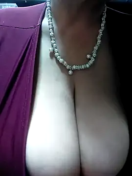 Snapshot of Troiavaca chatting on 10-18-25, 02:47 Troiavaca online show from 10-18-25, 02:47