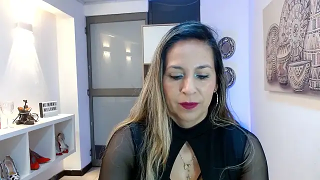 Snapshot of DianaPearls chatting on 05-19-26, 10:43 DianaPearls online show from 05-19-26, 10:43