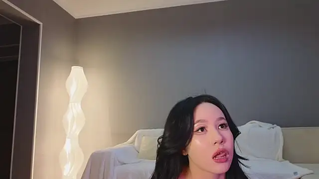 lunajii online show from 12-14-25, 01:44