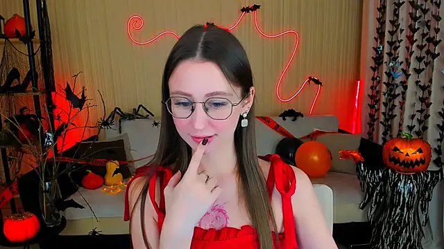 YourLovellyStory online show from 10-23-25, 04:28