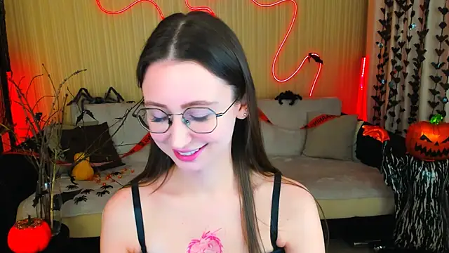 YourLovellyStory online show from 10-30-25, 04:30