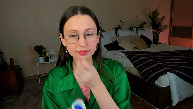 YourLovellyStory online show from 01-19-26, 04:22