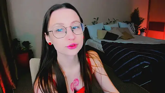 YourLovellyStory online show from 02-10-26, 10:30