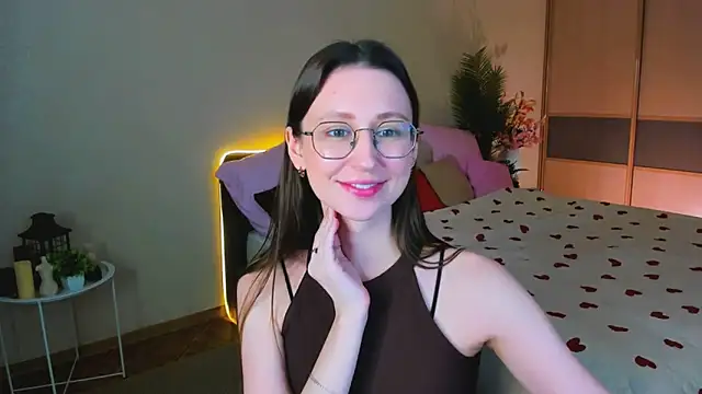 YourLovellyStory online show from 05-11-26, 04:04
