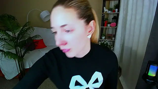 Snapshot of SensitiveSooul chatting on 03-04-26, 11:16 SensitiveSooul online show from 03-04-26, 11:16