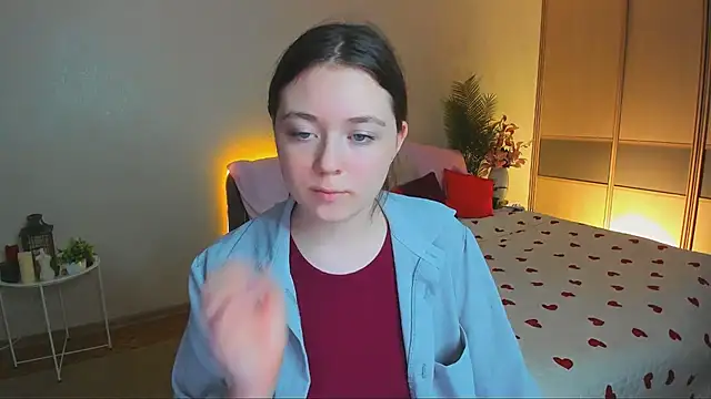 AlluringLookk online show from 05-17-26, 04:47