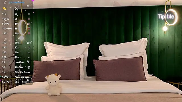 Snapshot of VanessaFields chatting on 02-05-26, 03:05 VanessaFields online show from 02-05-26, 03:05