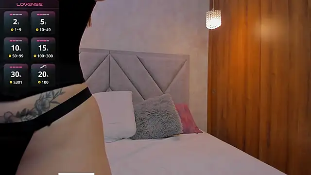 Snapshot of Im_Manu chatting on 12-17-25, 11:16 Im Manu online show from 12-17-25, 11:16