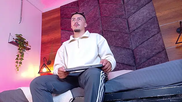 MrFox   online show from 02-02-26, 07:34