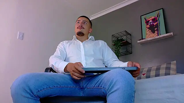 MrFox   online show from 03-11-26, 07:31