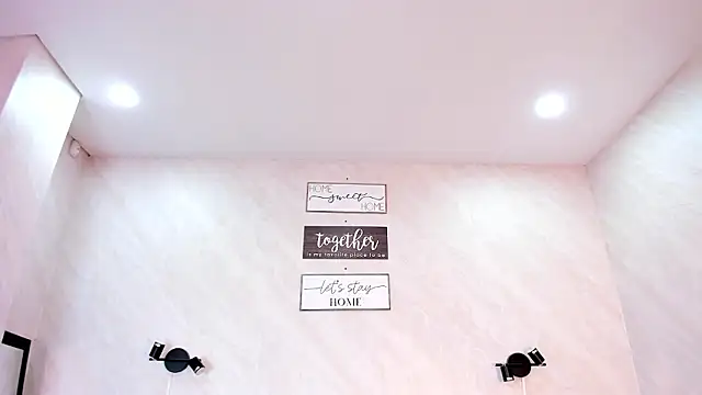 Emilia Bons online show from 02-04-26, 01:44