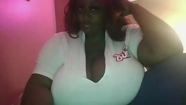 Cocomamii1 online show from 11-18-25, 02:39