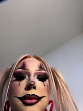 Snapshot of Jody_baby chatting on 10-15-25, 12:44 Jody baby online show from 10-15-25, 12:44