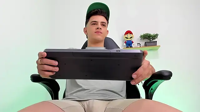 Mikecooper online show from 01-12-26, 06:18