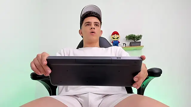 Mikecooper online show from 01-17-26, 07:28