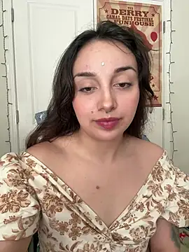 CharmingMaddie online show from 04-22-26, 05:14