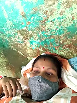 Snapshot of Love-pari077 chatting on 09-18-25, 04:36 Love-pari077 online show from 09-18-25, 04:36