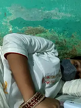 Snapshot of Love-pari077 chatting on 09-23-25, 03:04 Love-pari077 online show from 09-23-25, 03:04