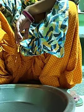 Snapshot of Love-pari077 chatting on 10-08-25, 01:20 Love-pari077 online show from 10-08-25, 01:20