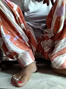 Snapshot of Love-pari077 chatting on 10-15-25, 01:17 Love-pari077 online show from 10-15-25, 01:17