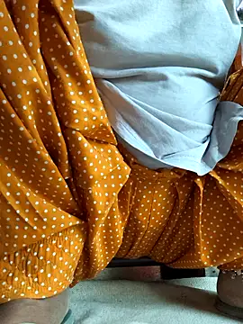 Snapshot of Love-pari077 chatting on 10-17-25, 12:58 Love-pari077 online show from 10-17-25, 12:58