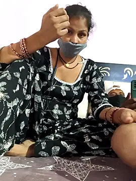 Snapshot of Love-pari077 chatting on 10-26-25, 03:18 Love-pari077 online show from 10-26-25, 03:18