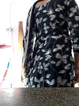 Snapshot of Love-pari077 chatting on 11-04-25, 03:38 Love-pari077 online show from 11-04-25, 03:38