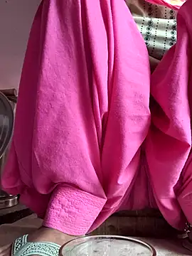 Snapshot of Love-pari077 chatting on 11-06-25, 01:28 Love-pari077 online show from 11-06-25, 01:28