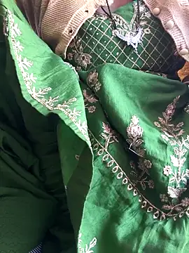 Snapshot of Love-pari077 chatting on 11-22-25, 05:28 Love-pari077 online show from 11-22-25, 05:28