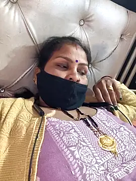 Snapshot of Love-pari077 chatting on 12-15-25, 05:34 Love-pari077 online show from 12-15-25, 05:34