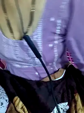 Snapshot of Love-pari077 chatting on 12-19-25, 02:57 Love-pari077 online show from 12-19-25, 02:57