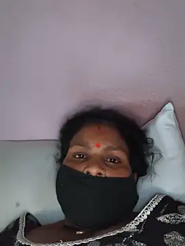 Snapshot of Love-pari077 chatting on 05-18-26, 08:20 Love-pari077 online show from 05-18-26, 08:20