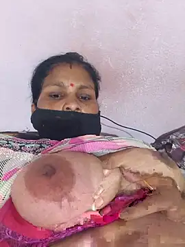 Snapshot of Love-pari077 chatting on 05-19-26, 04:52 Love-pari077 online show from 05-19-26, 04:52