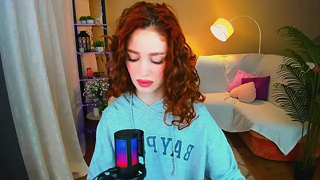 ChristinaConteeree online show from 11-17-25, 07:08