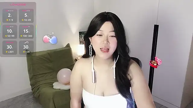 Snapshot of Emmaq996 chatting on 09-16-25, 03:29 Emmaq996 online show from 09-16-25, 03:29