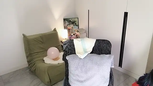 Snapshot of Emmaq996 chatting on 09-25-25, 02:26 Emmaq996 online show from 09-25-25, 02:26