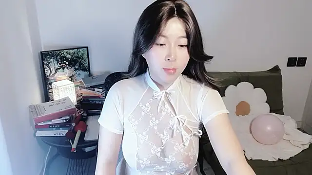 Snapshot of Emmaq996 chatting on 11-07-25, 02:55 Emmaq996 online show from 11-07-25, 02:55