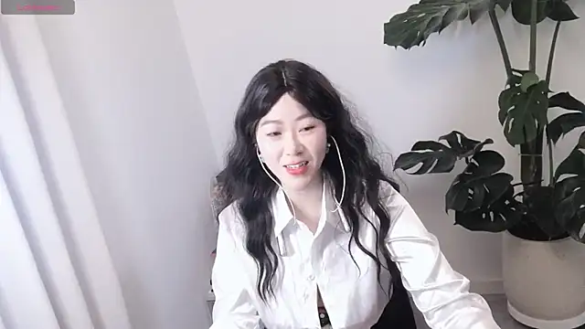 Snapshot of Emmaq996 chatting on 01-19-26, 03:54 Emmaq996 online show from 01-19-26, 03:54