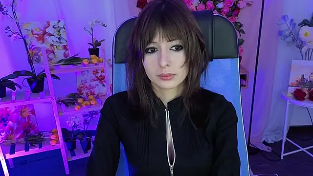 Snapshot of CrystallBloom chatting on 01-19-26, 04:11 CrystallBloom online show from 01-19-26, 04:11