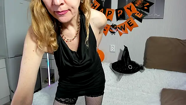 Snapshot of Wet4ryou chatting on 10-23-25, 07:18 Wet4ryou online show from 10-23-25, 07:18