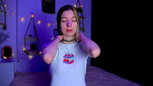 EmmieBlade online show from 10-18-25, 07:14