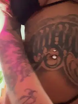 Snapshot of sereiaruiva99 chatting on 02-16-26, 09:44 sereiaruiva99 online show from 02-16-26, 09:44