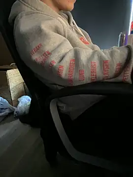 solooboy18 online show from 09-28-25, 11:48