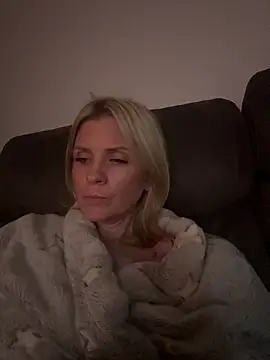 Snapshot of Lexi-Lux-X chatting on 11-03-25, 03:52 Lexi-Lux-X online show from 11-03-25, 03:52