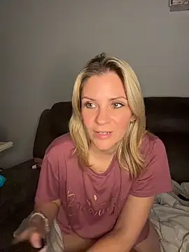 Snapshot of Lexi-Lux-X chatting on 02-17-26, 03:14 Lexi-Lux-X online show from 02-17-26, 03:14