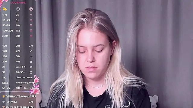 Snapshot of AngelAnty chatting on 09-13-25, 03:56 AngelAnty online show from 09-13-25, 03:56